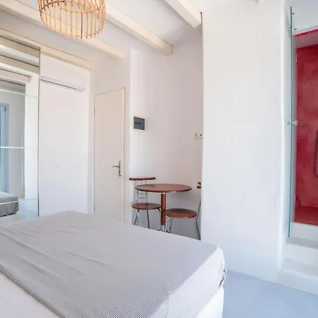 Deluxe Sea View Maisonette In